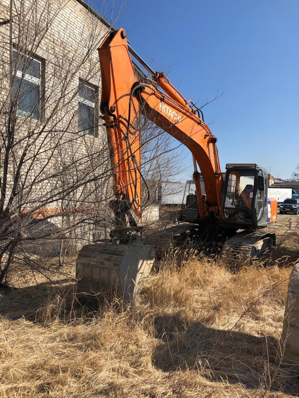 Гусеничный экскаватор